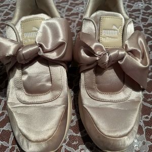 Puma satin tennis shoes!!!